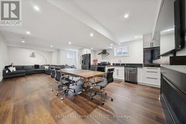 Photo du bâtiment - 312 Main St Unionville