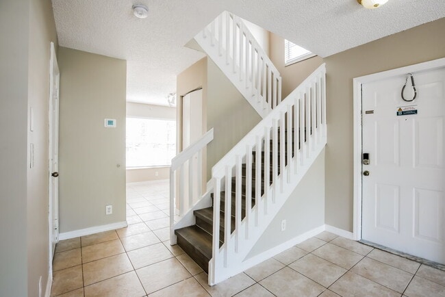 Building Photo - 3372 Orinoco Ln