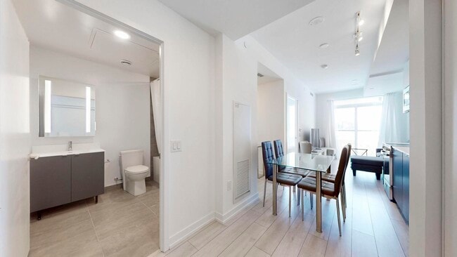 Photo du bâtiment - 500-500 Dupont St