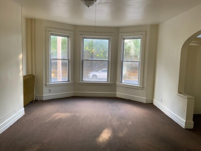 Foto del edificio - 685 3rd St