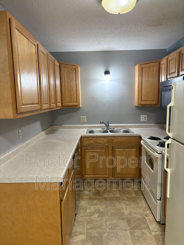 Photo - 418 Allan Ave Apartment