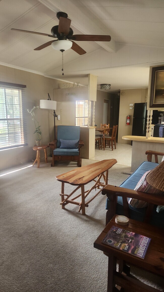 Sala de estar - 7900 E Northlake Dr