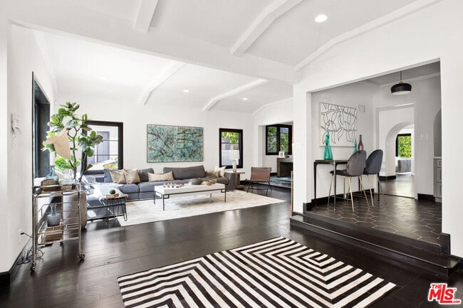 Foto del edificio - 744 N Martel Ave