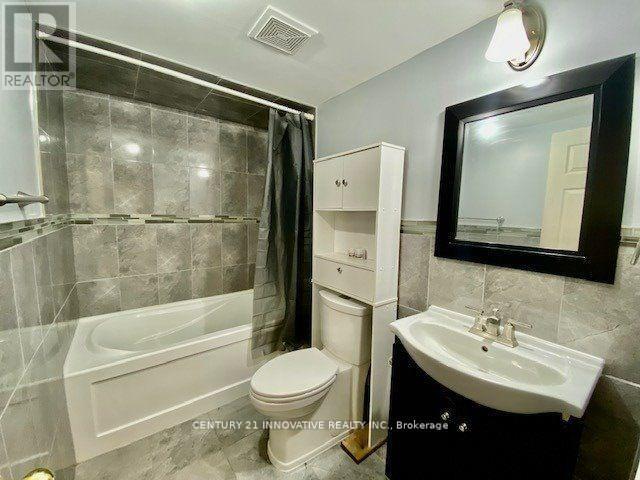 Building Photo - 66 Juglans Crescent