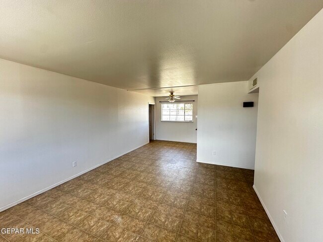 Foto del edificio - 5719 Bainbridge Ave