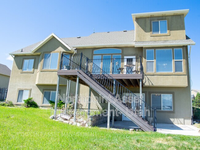 Building Photo - 2342 S Maverick Rd