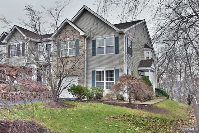 Foto del edificio - 377 Green Mountain Rd