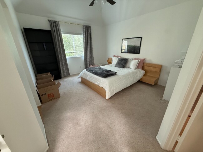 Building Photo - 25673 Lawton Ave