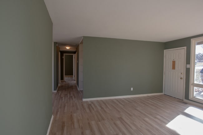 Building Photo - 1500 SW Clontarf St