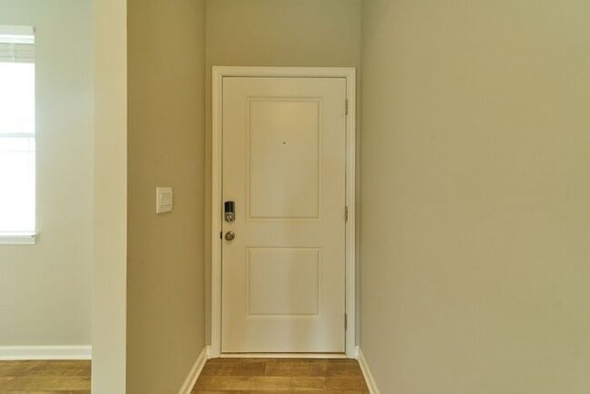 Foto del edificio - 4 Bedroom at Trotter's Landing in Camby With Pond View!