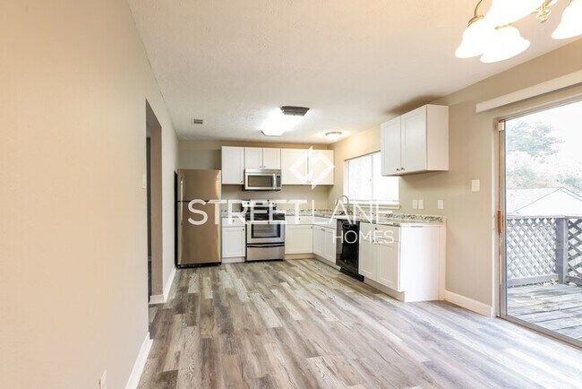 Building Photo - Spacious 4 bedroom home in Kingwood!