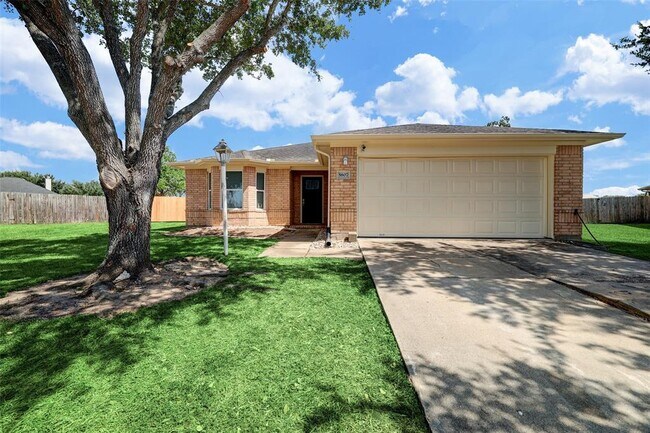 Building Photo - 5807 Pinacle Point