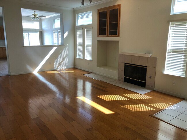 Foto del edificio - Cute one story in a 55 or better gated community.