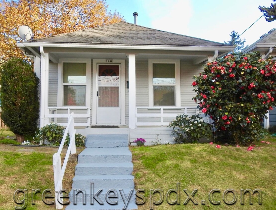 Primary Photo - Clean and Move-In Ready!
