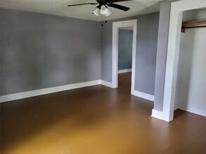 Building Photo - 4401 Ave Q 1/2