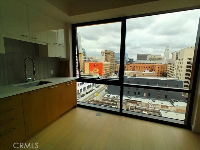 Foto del edificio - 400 S Broadway