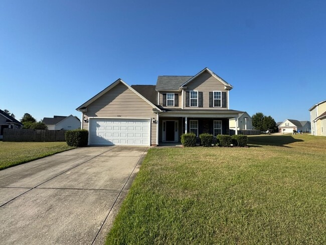 Building Photo - Spacious 3 Bed 2.5 Bath Home with Fenced Yard