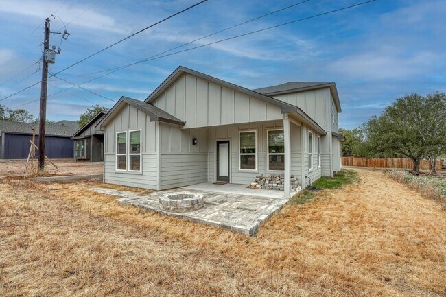 Foto del edificio - 855 Cypress Ln