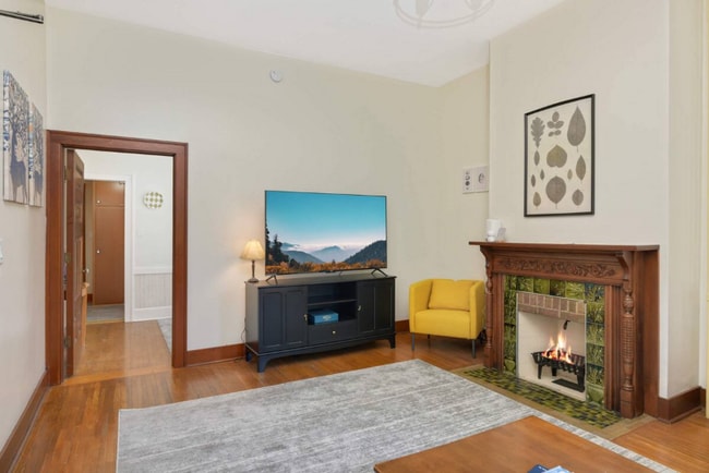 Building Photo - 196 Mounds Blvd