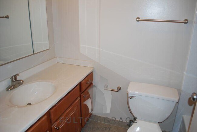 Building Photo - 1 bedroom in Chicago IL 60613