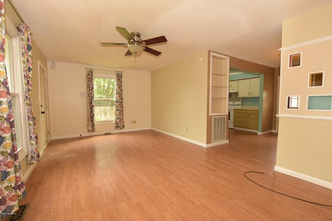 Building Photo - 565 Koonce Fork Rd