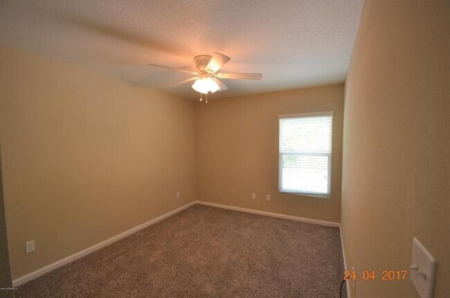 Foto del edificio - 8015 Hilsdale Rd