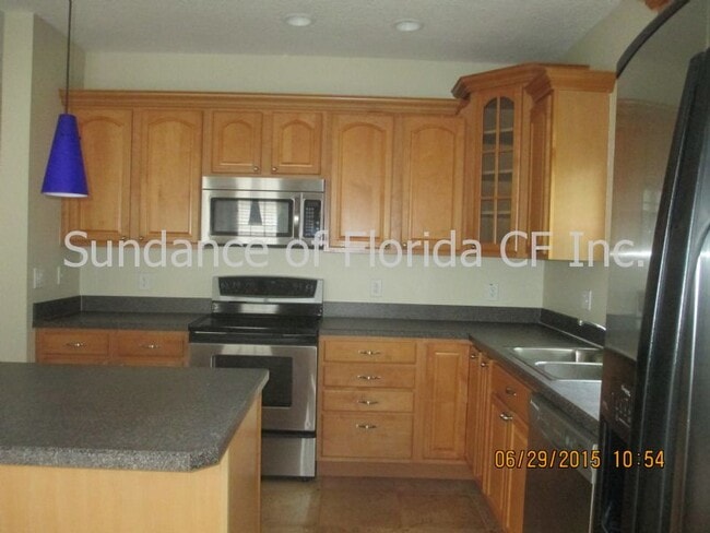 Building Photo - Orange County Beautiful 2-Story Townhouse ...
