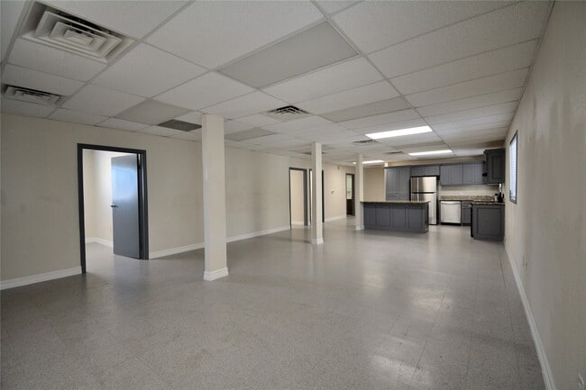 Foto del edificio - 9224 Canniff St