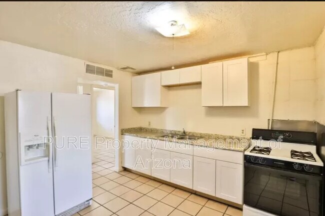 Building Photo - 730 W Cocopah St