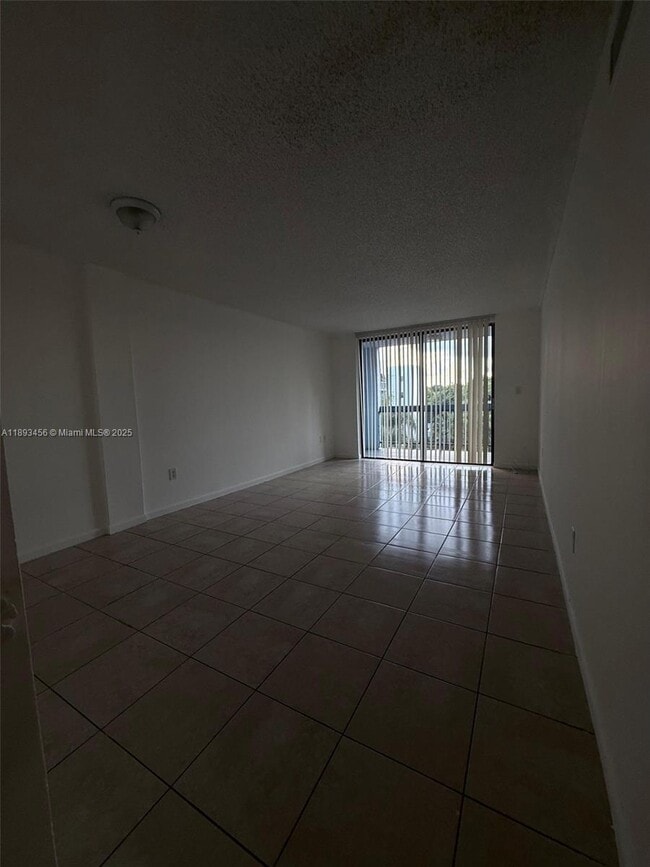 Foto del edificio - 9460 Fontainebleau Blvd