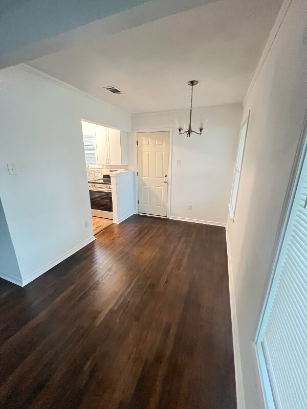 Foto del edificio - 6628 Ascot Ln