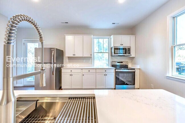 Foto del edificio - 115 Pine St