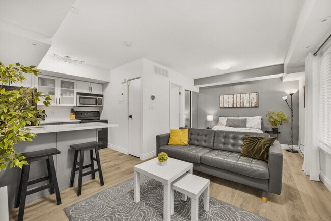 Building Photo - 1109 E Liberty St