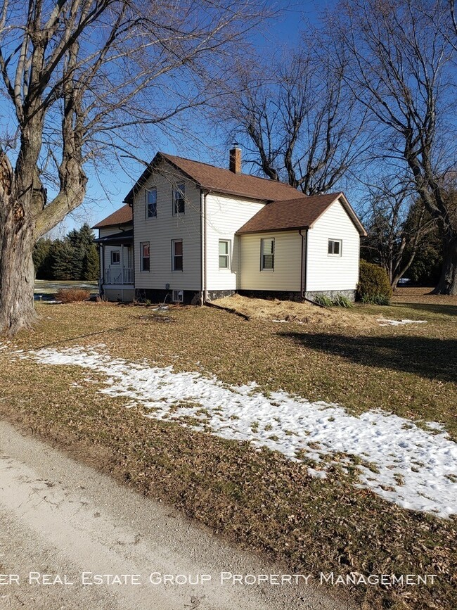 Building Photo - 3166 Larsen Rd