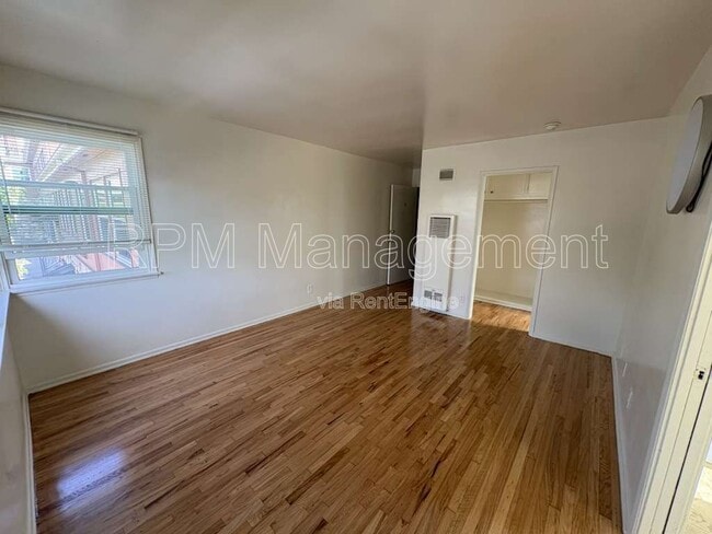 Foto del edificio - 124 S Park View St