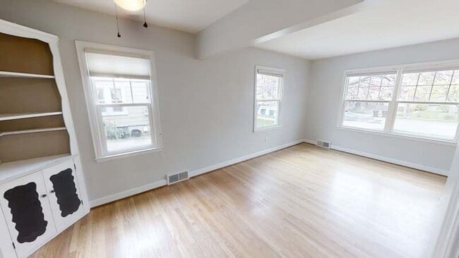 Foto del edificio - 834 S Main St