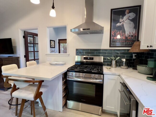 Foto del edificio - 5262 Sale Ave