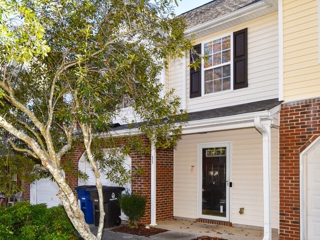 Building Photo - 33 Scott Hollow Dr