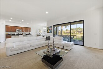 Building Photo - 4573 Tamarind Way