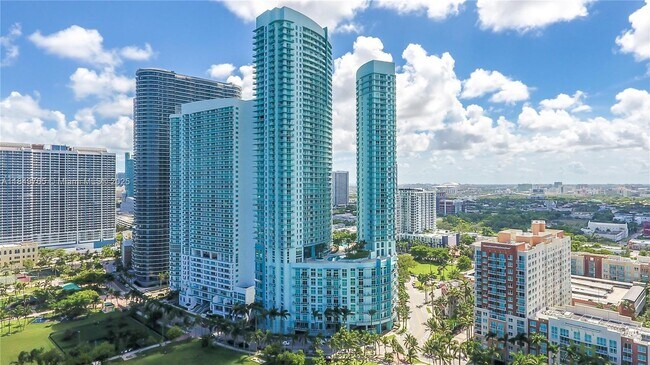 Foto del edificio - 1900 N Bayshore Dr