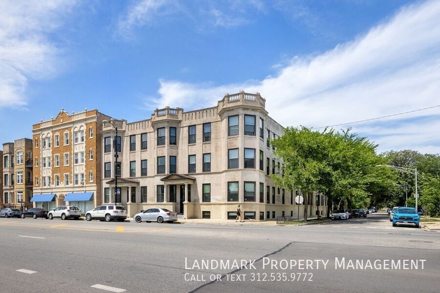 Primary Photo - 3036 W North Ave
