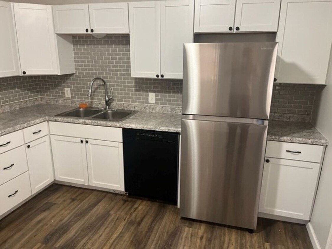Primary Photo - 3-Bedroom Home with Spacious Backyard and ...