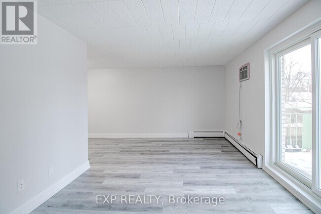 Photo du bâtiment - 6287-6287 O'Neil St
