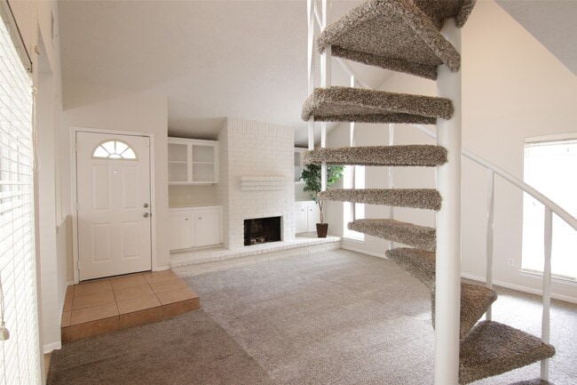 Building Photo - 15127 Grove Gardens Dr