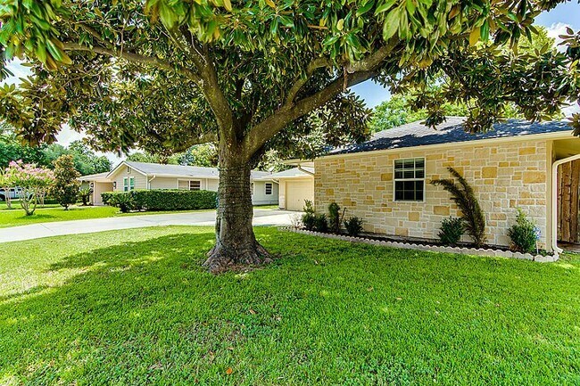 Foto del edificio - 5302 Judalon Ln