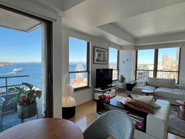 Building Photo - Incredible 2bd Downtown Condo