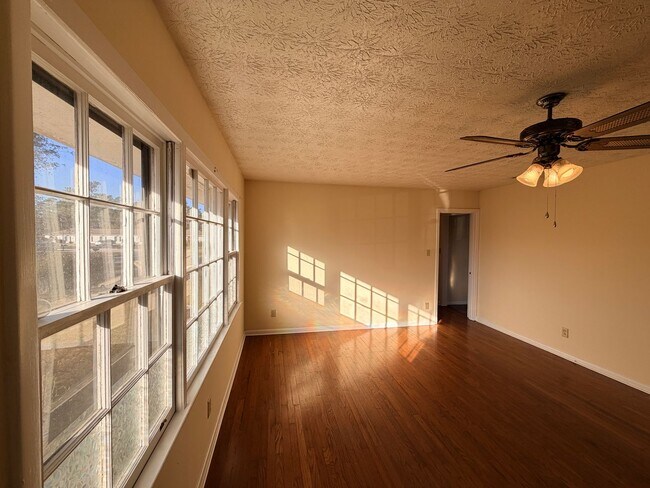 Foto del edificio - 3 Bedroom/2 Bath home