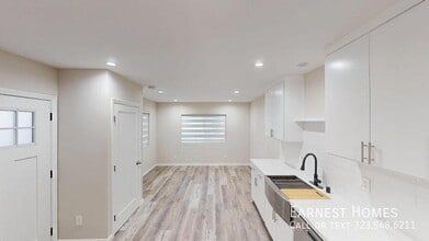 Building Photo - 2809 W 46th St