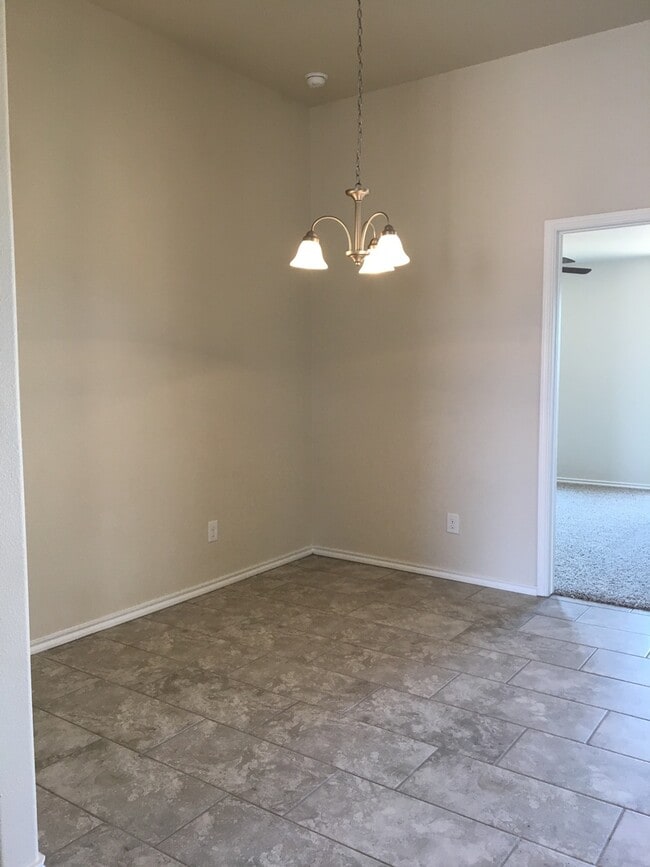 Building Photo - Newer home in SouthWest Lubbock