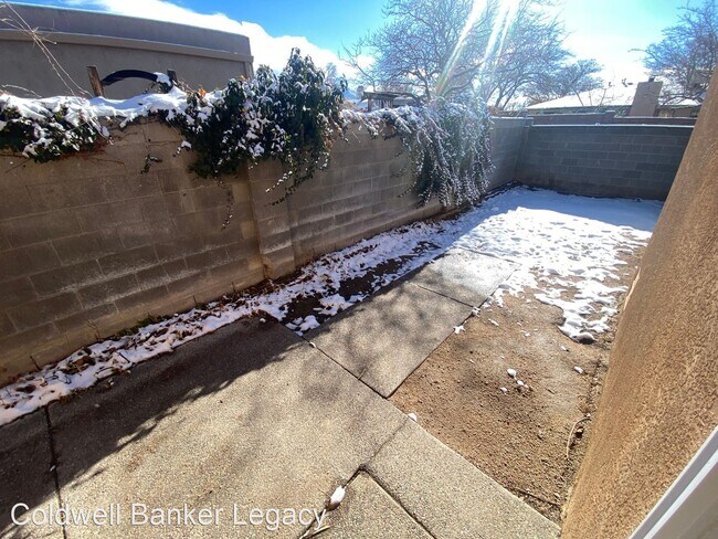 Building Photo - 3 br, 2 bath House - 11100 Academy Ridge NE